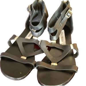Steve Madden black and gold cage sandals size 7.5 zip in back
